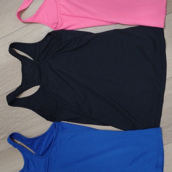 Bundle of THREE Active Wear Compression Tank Tops Size XS Small - Picture 9 of 11